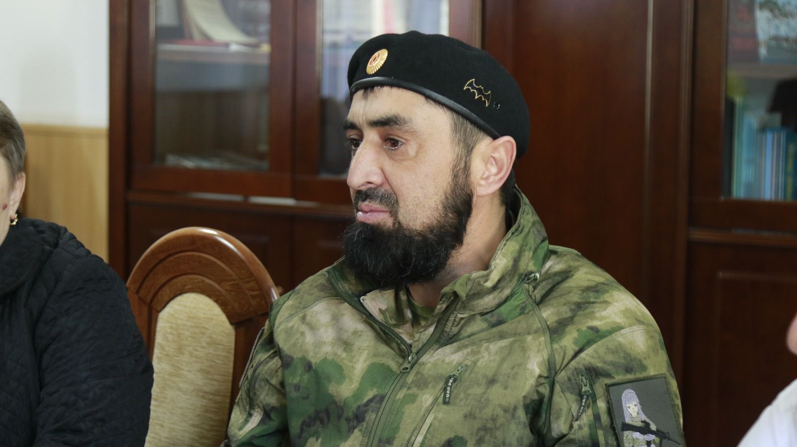 Министр труда и социального развития Республики Дагестан Магомедзагид Кихасуров провел выездной личный прием граждан в администрации города Кизляра.